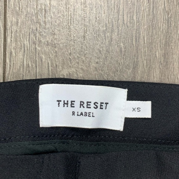 The Reset R Label Slim Stretch Pant in Black Sz XS - Picture 4 of 9